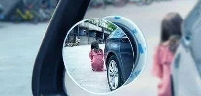 他们比新手们更加善于使用后视镜