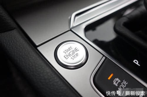 自动挡的车发动时要不要踩着刹车为什么听内行人说完，瞬间明白了